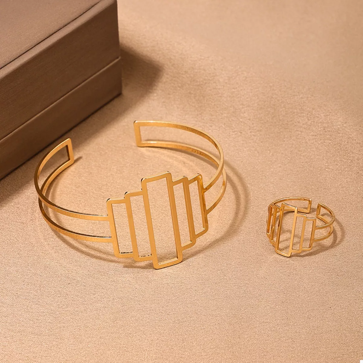 18K Gold-Plated Open Bracelet and Ring Jewelry Set - Image 4