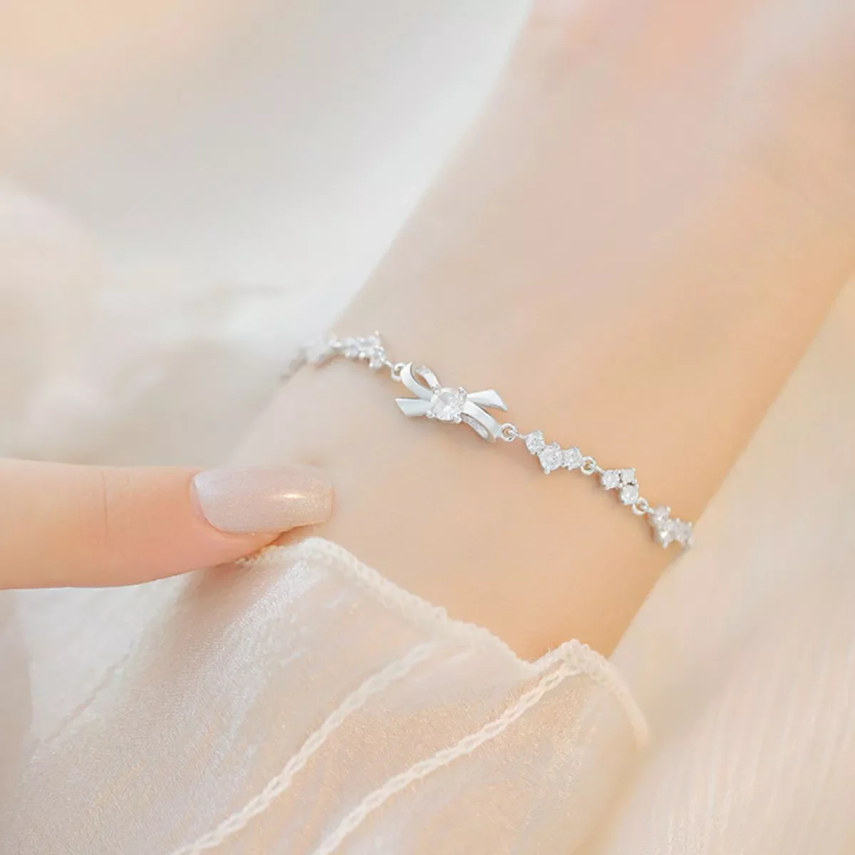 925 Sterling Silver Chain Bow Bracelet - Image 7