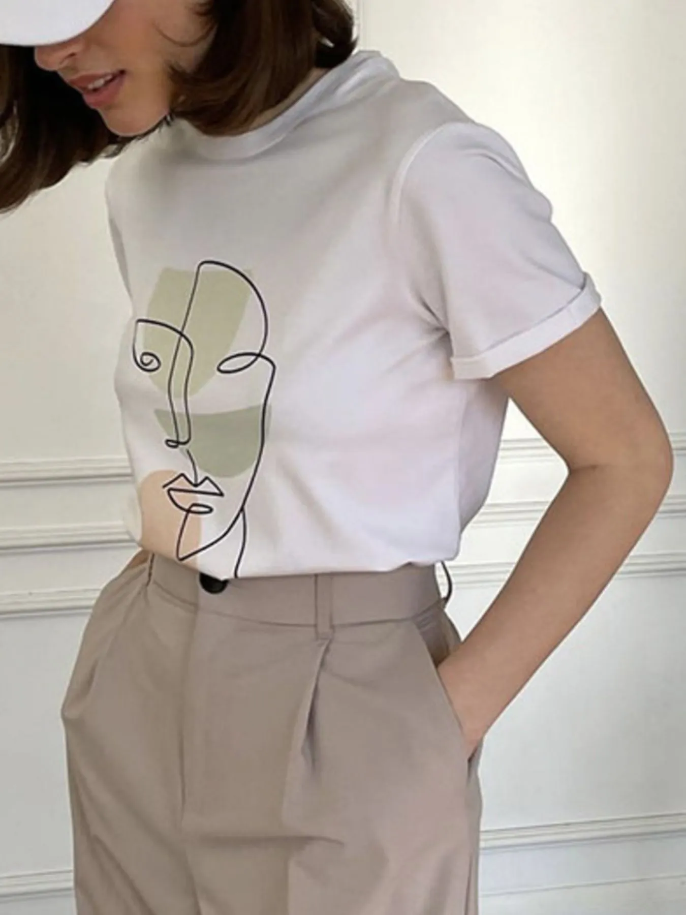 Abstract Face Graphic Casual Round Neck T-Shirt - Image 7