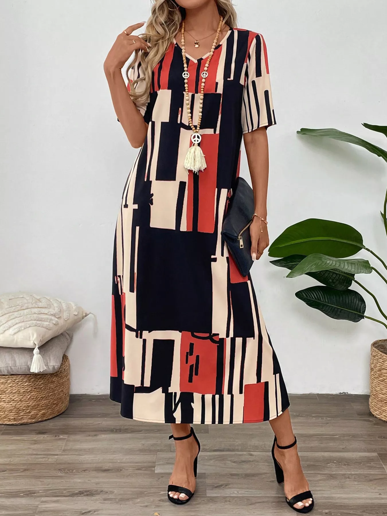 Abstract Geometric Print V-Neck Midi Dress - Image 4