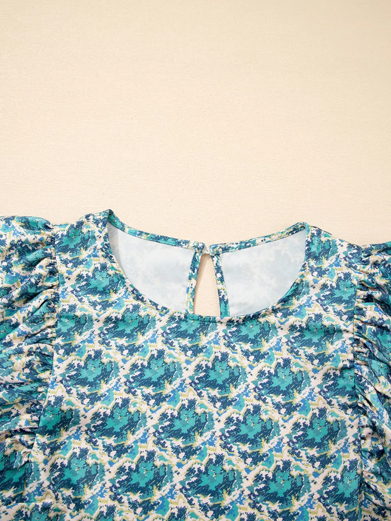 Abstract Print Shirred Cuff Ruffled Puff Sleeve Blouse - Image 4