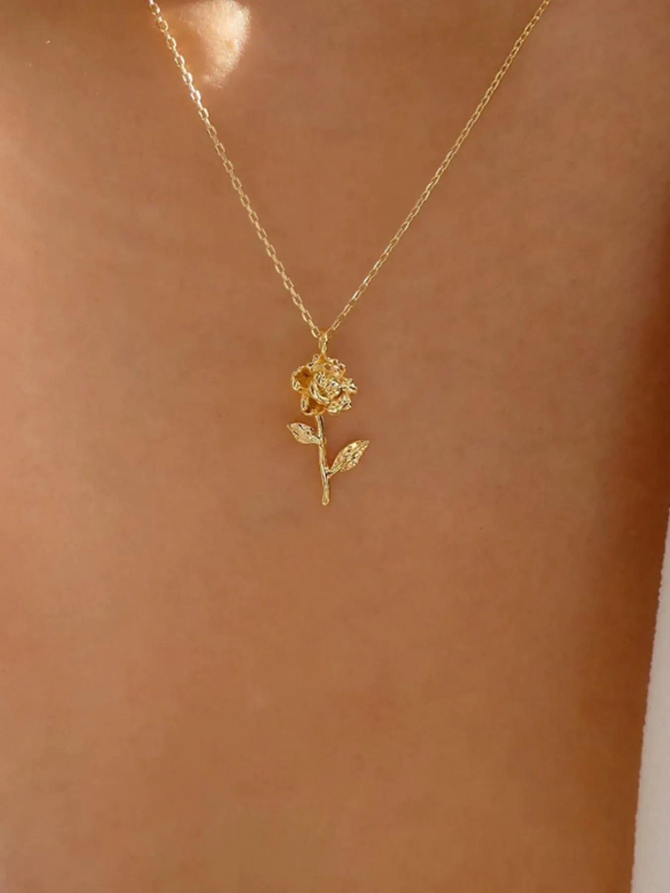 Alloy Rose Pendant Necklace
