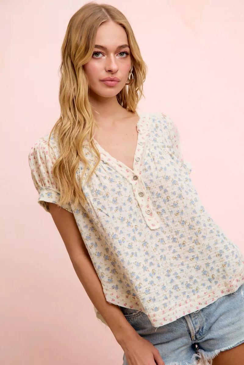 BiBi Floral Crinkle Neckdrop Short Sleeve Blouse Top - Image 3