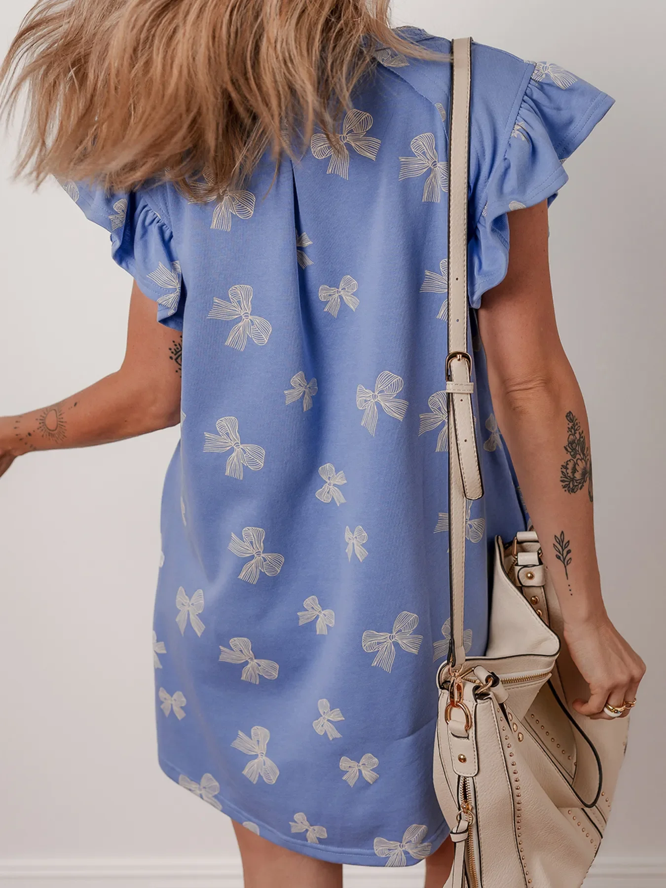 Bow Knot Print Crewneck Ruffled Sleeve Shift Mini Dress - Image 2