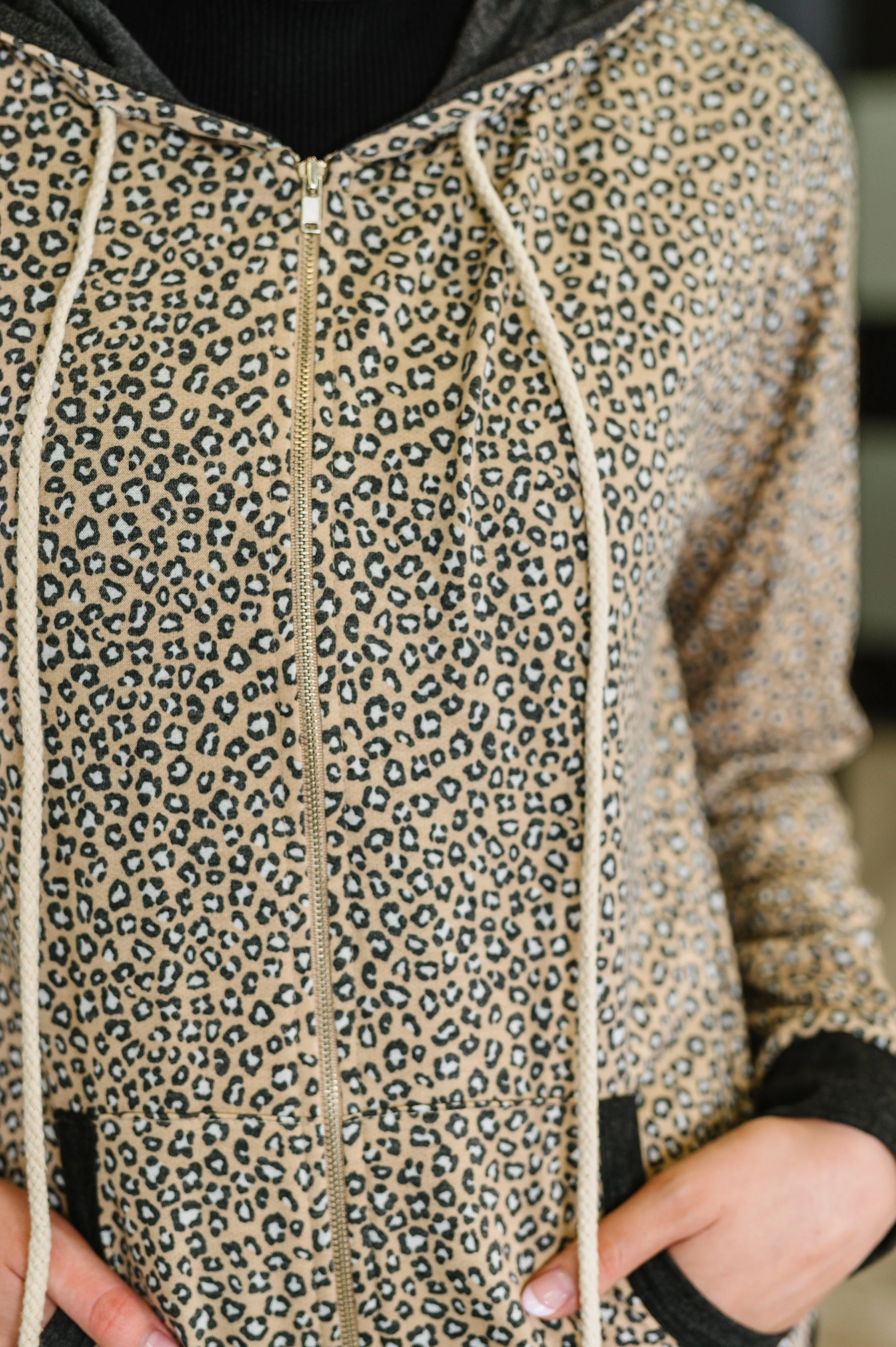 Call of the Wild Contrast Trim Zip Up - Image 2