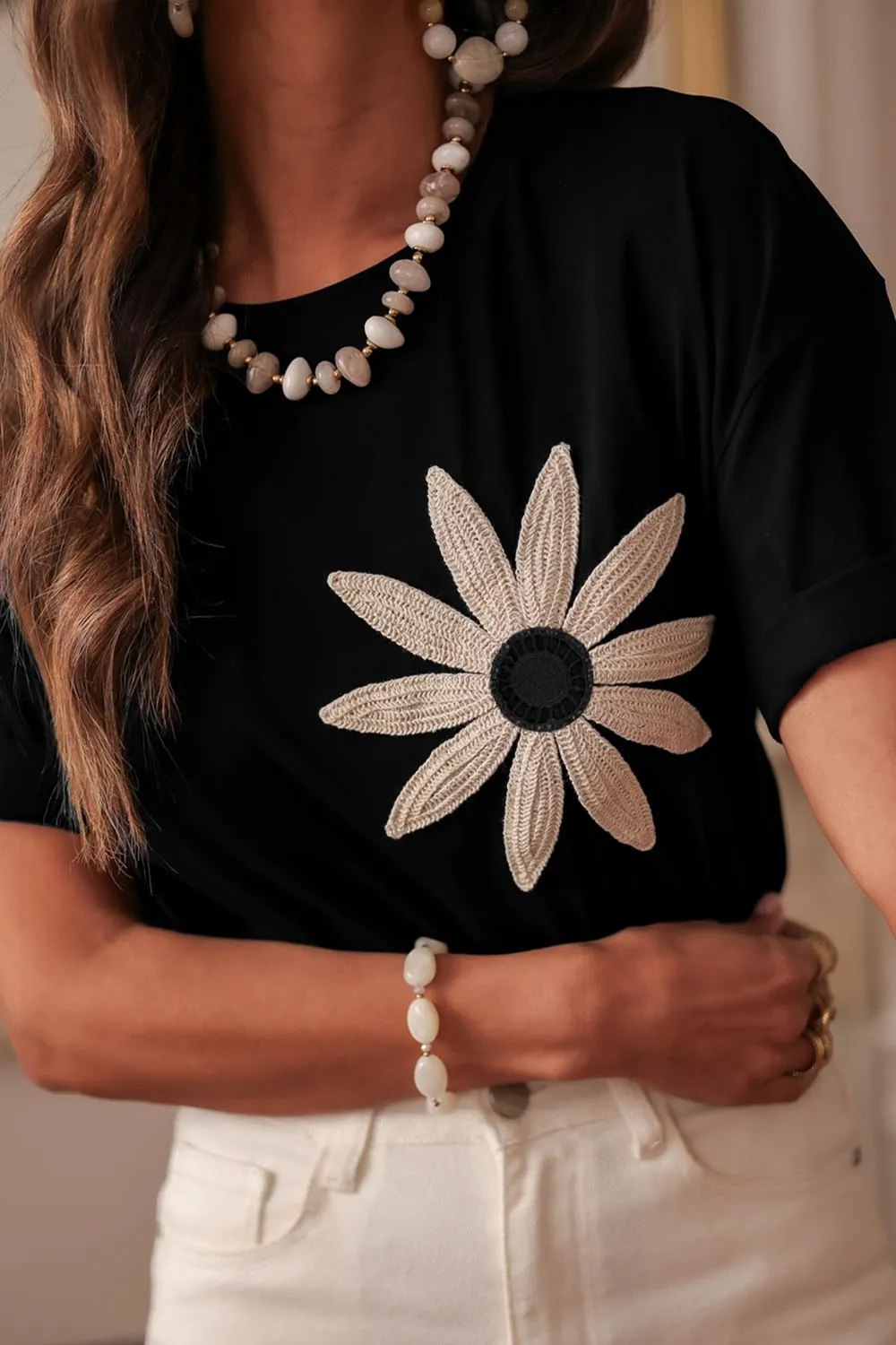 Casual Daisy Patch Round Neck T-Shirt - Image 6