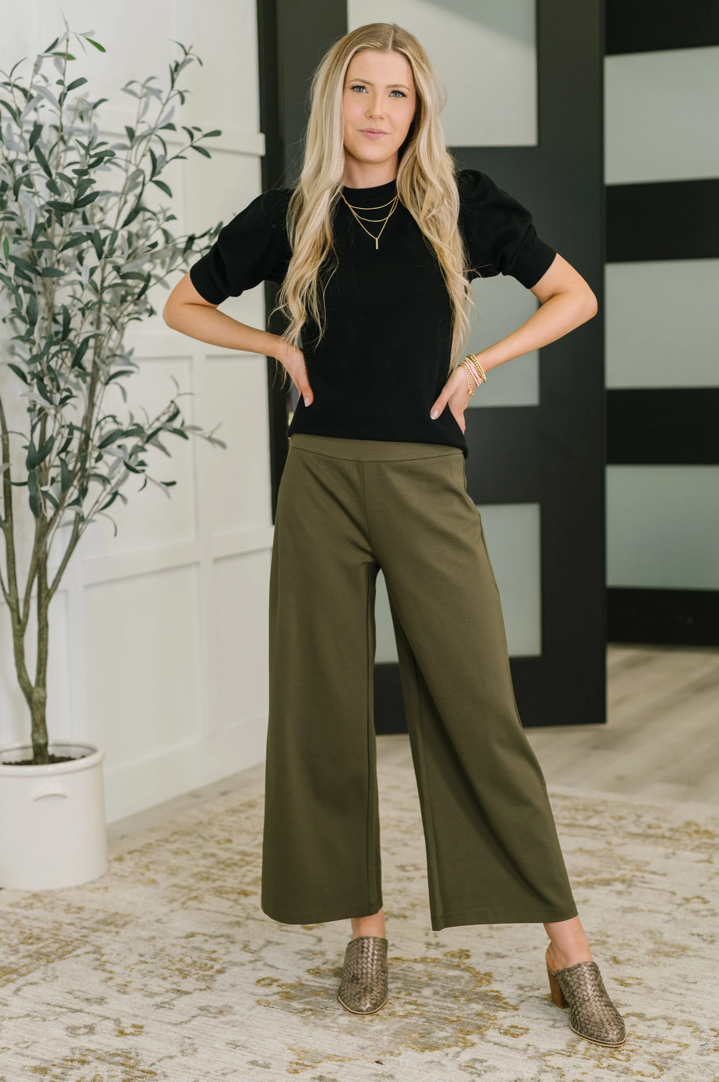 Casually Classy Puff Sleeve Blouse in Black - Image 3