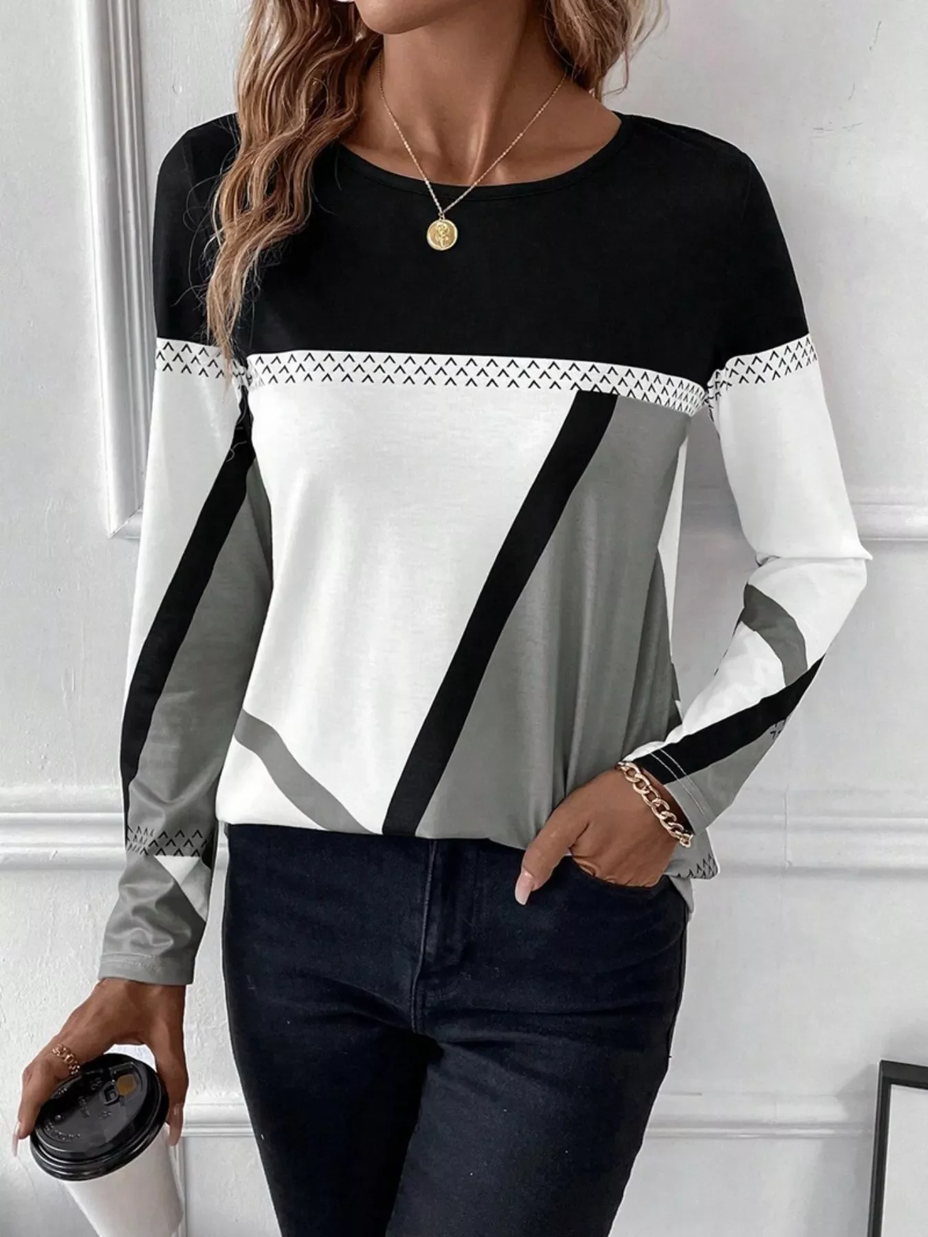 Color Block Long Sleeve T-Shirt - Image 2