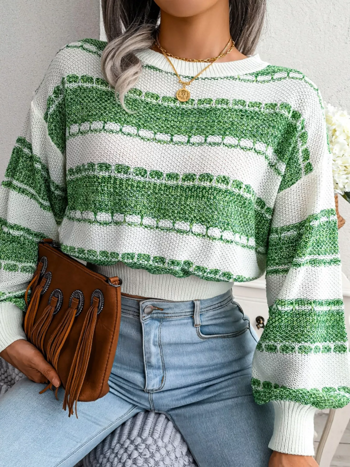 Color Block Round Neck Cropped Sweater - Image 15