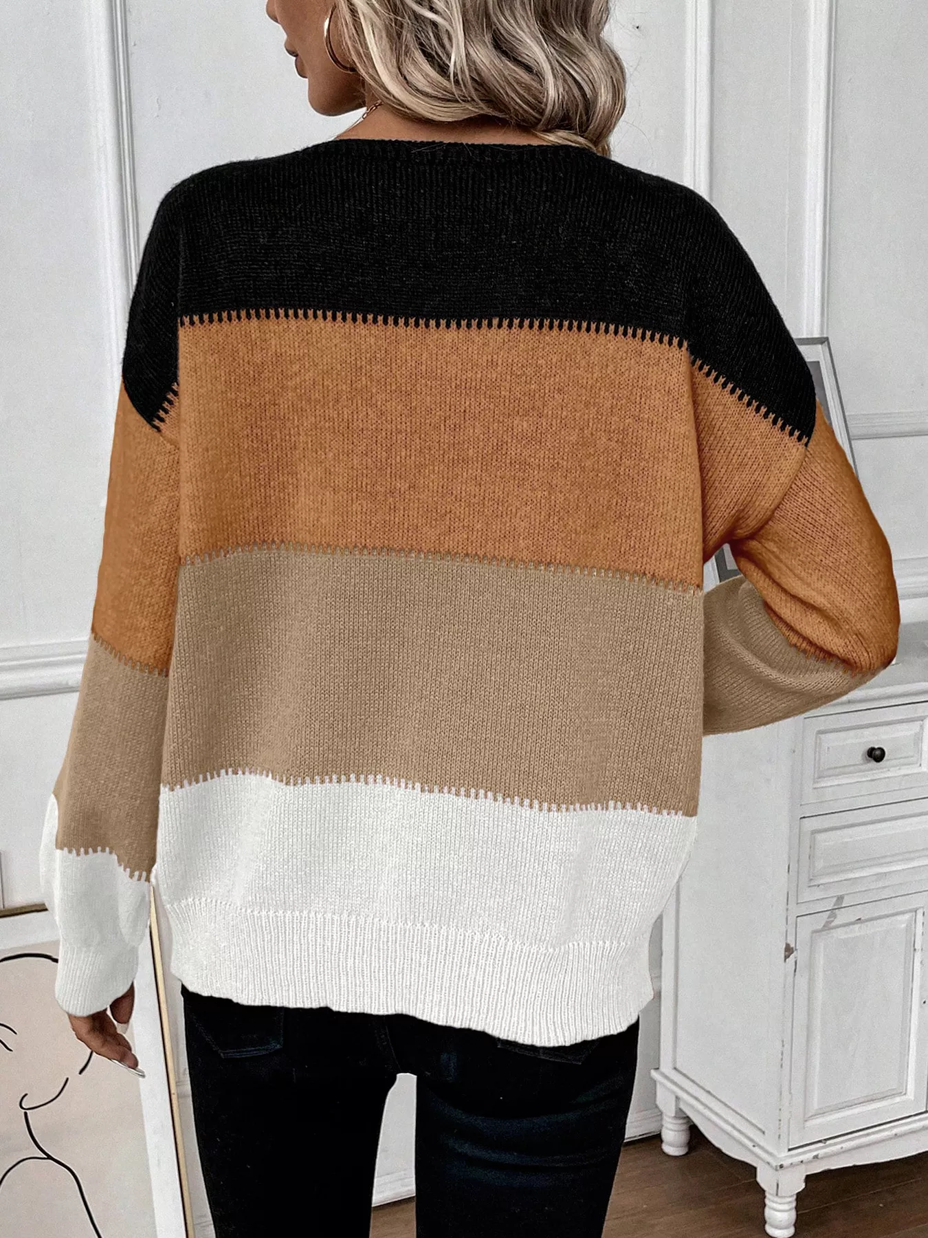 Color Block Round Neck Knit Sweater - Image 3