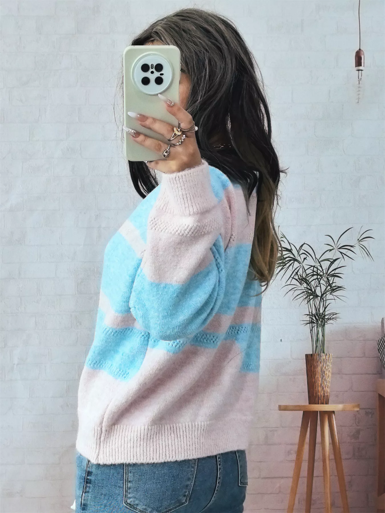 Color Block Round Neck Sweater - Image 5