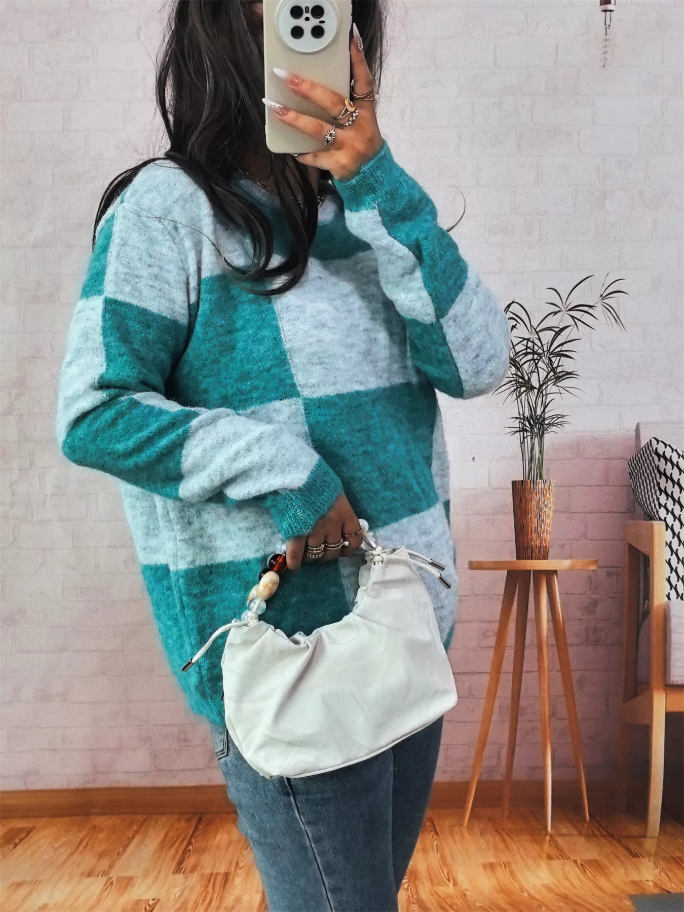 Color Block Round Neck Sweater - Image 7