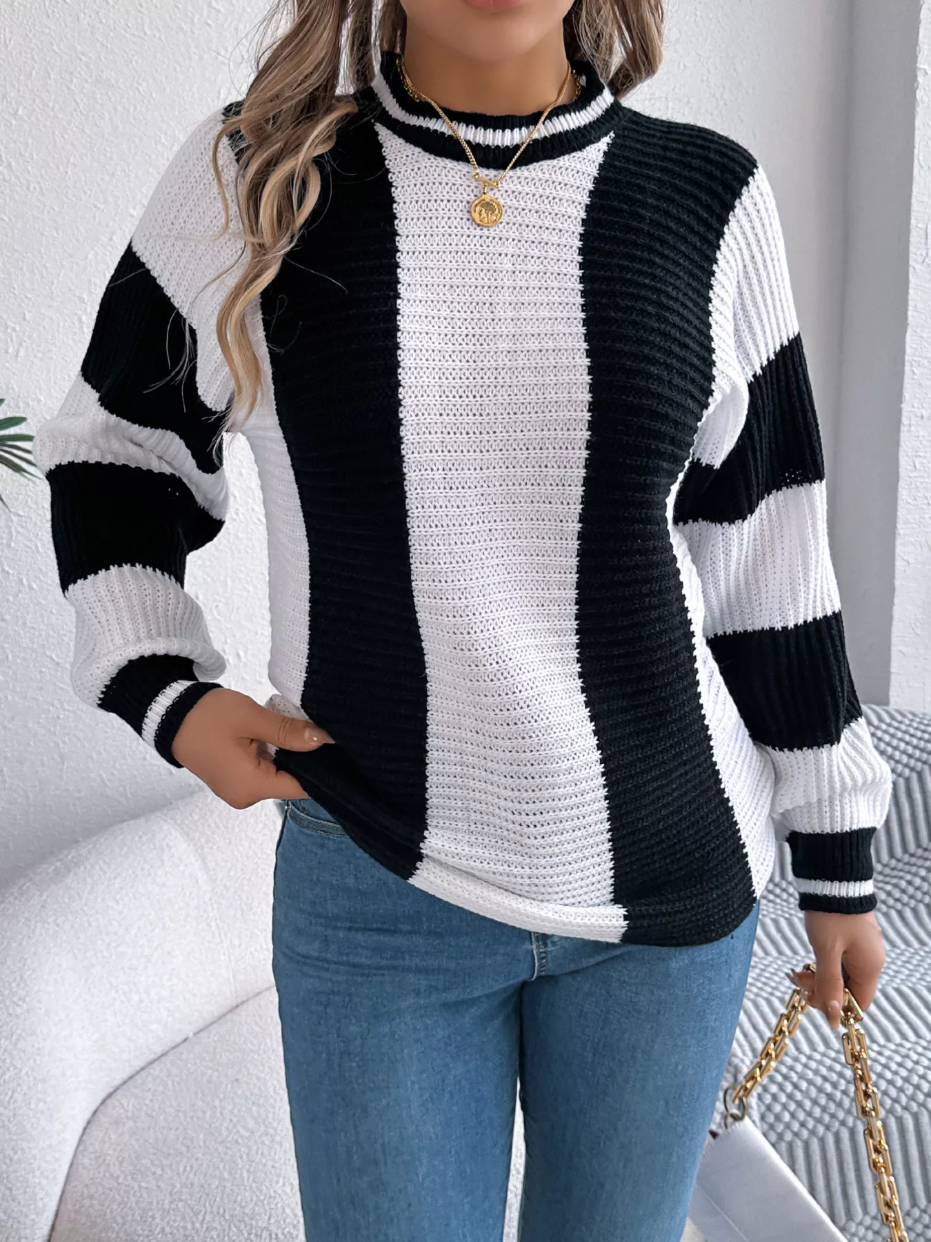 Color Block Round Neck Sweater - Image 6
