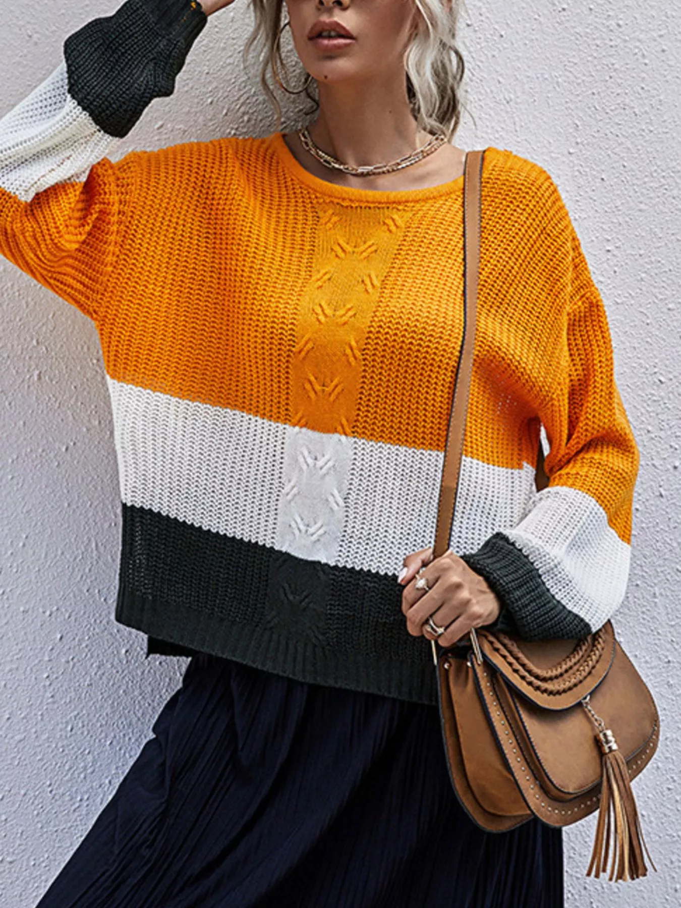 Color Block Round Neck Sweater - Image 3