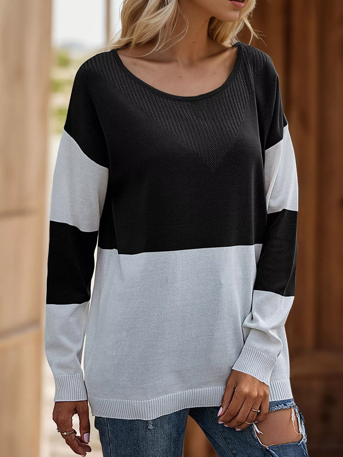 Color Block V-Neck Knit Top - Image 12