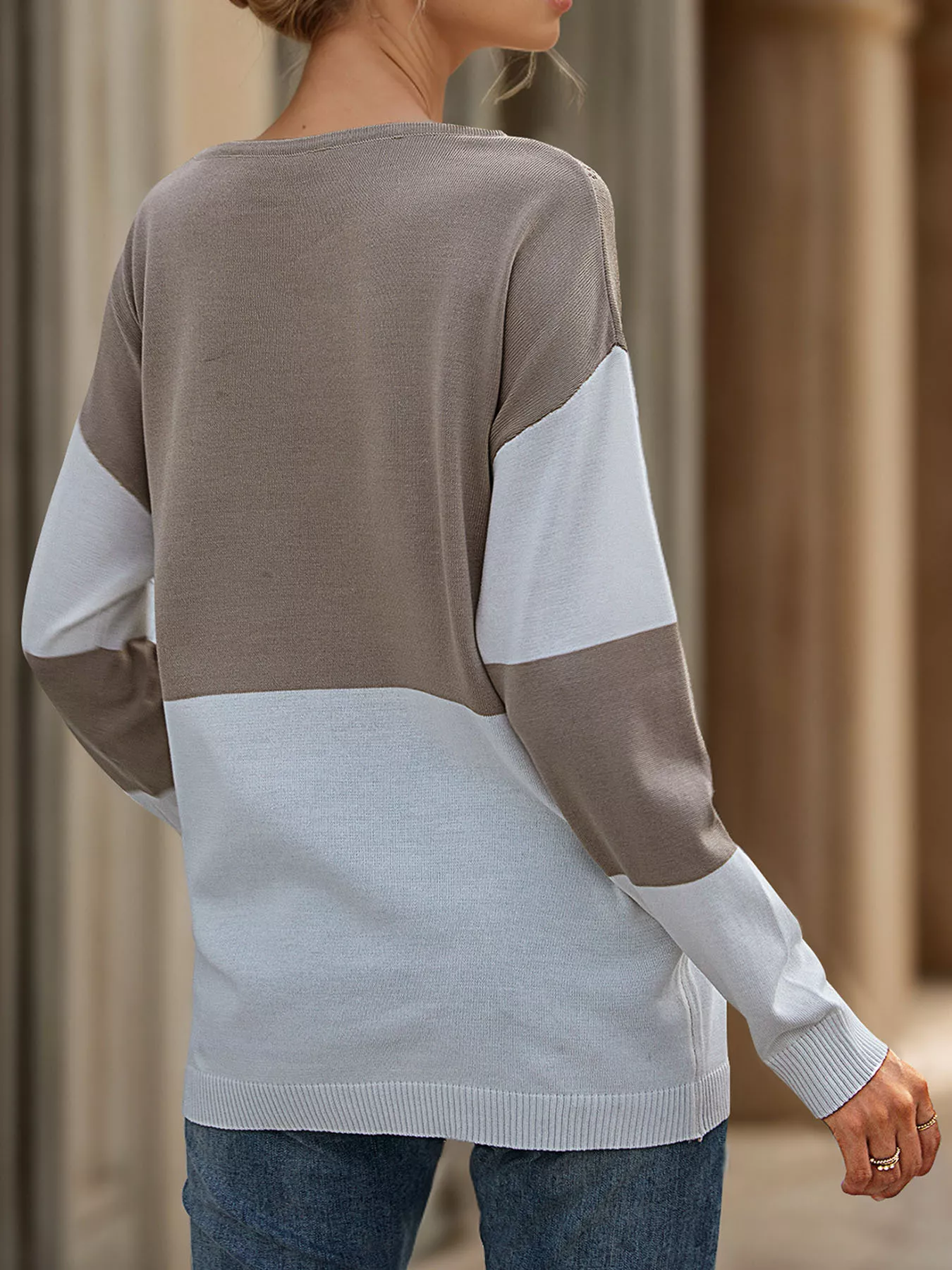 Color Block V-Neck Knit Top - Image 9