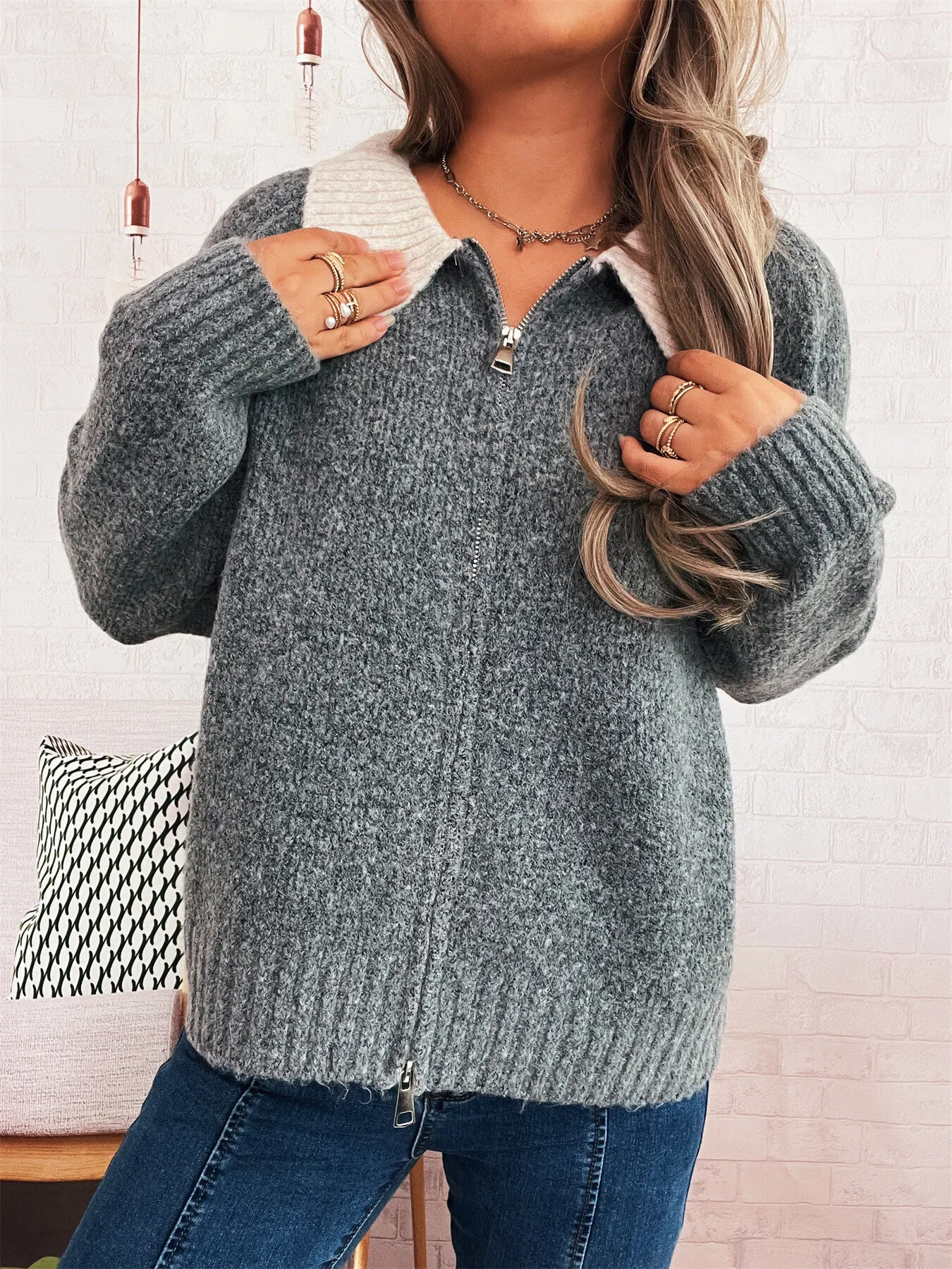 Contrast Collar Zip-Up Cardigan - Image 7