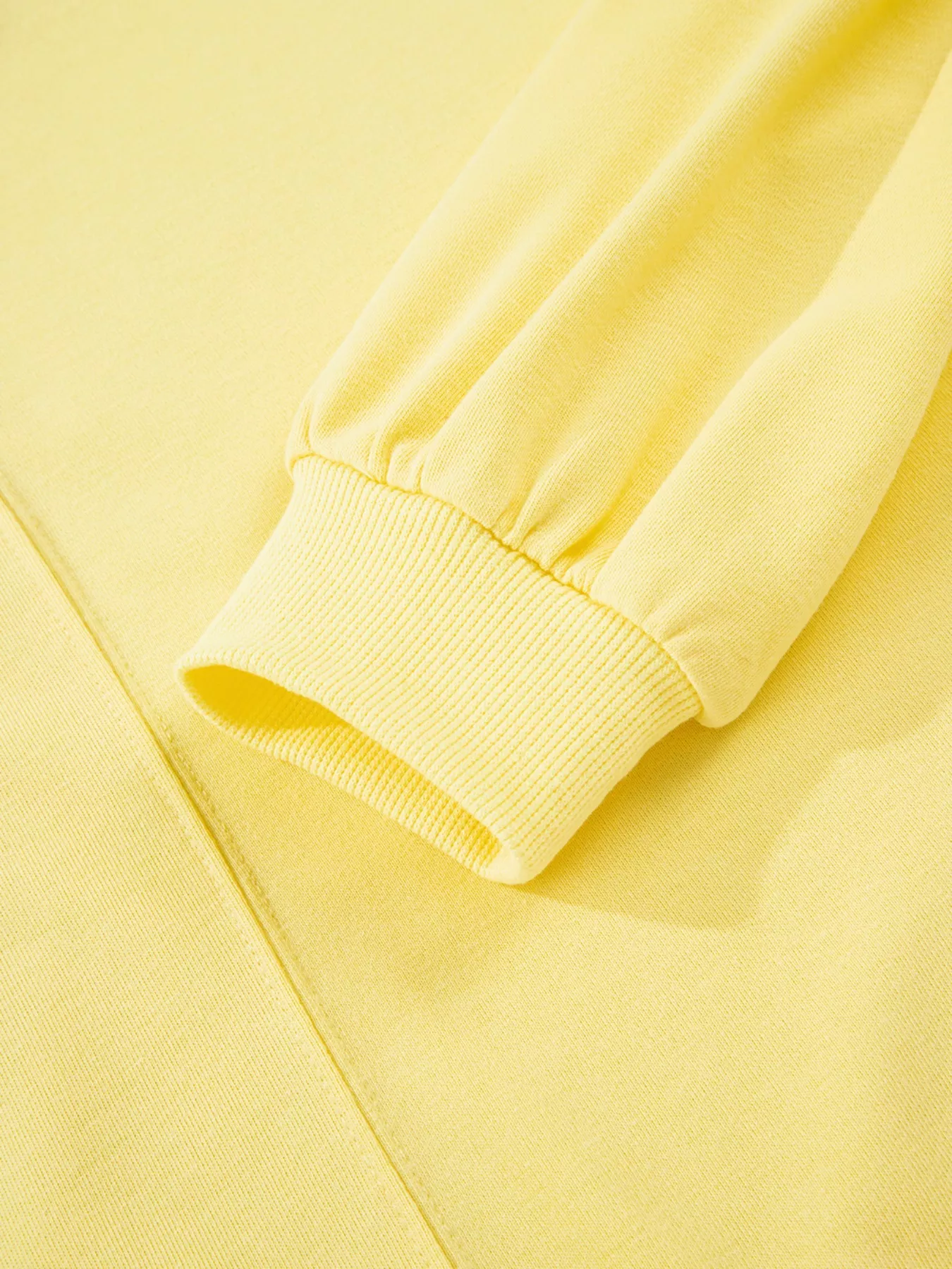 Contrast Frill Hem Round Neck Top and Shorts Set - Image 9