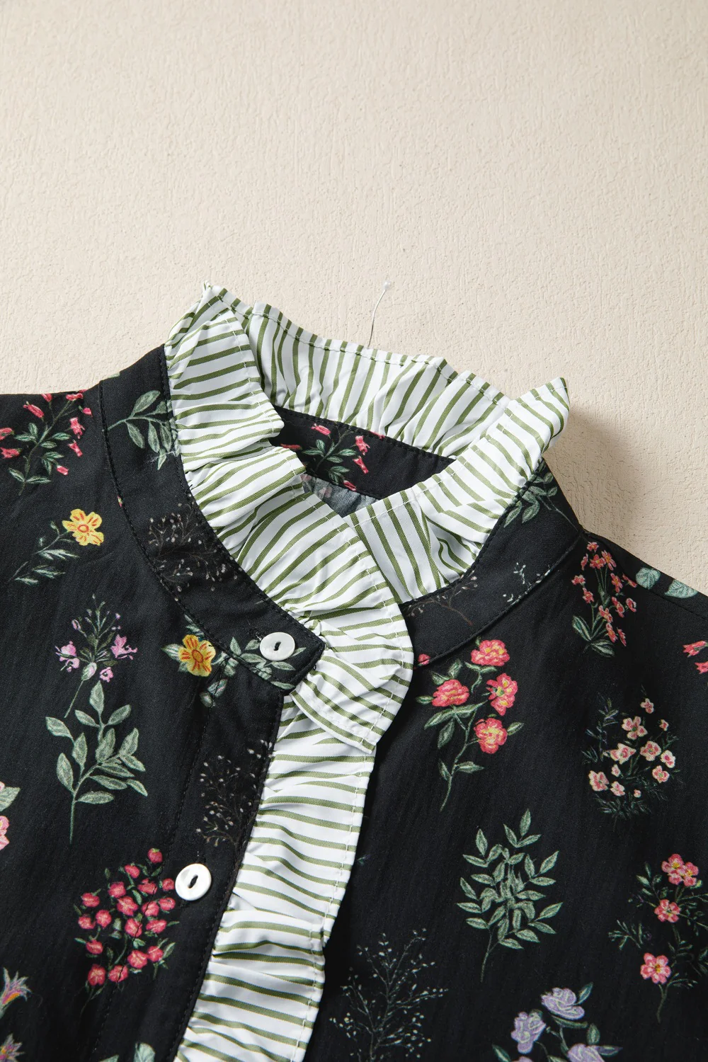 Contrast Frilled Trim Short Sleeve Floral Shirt - Image 5