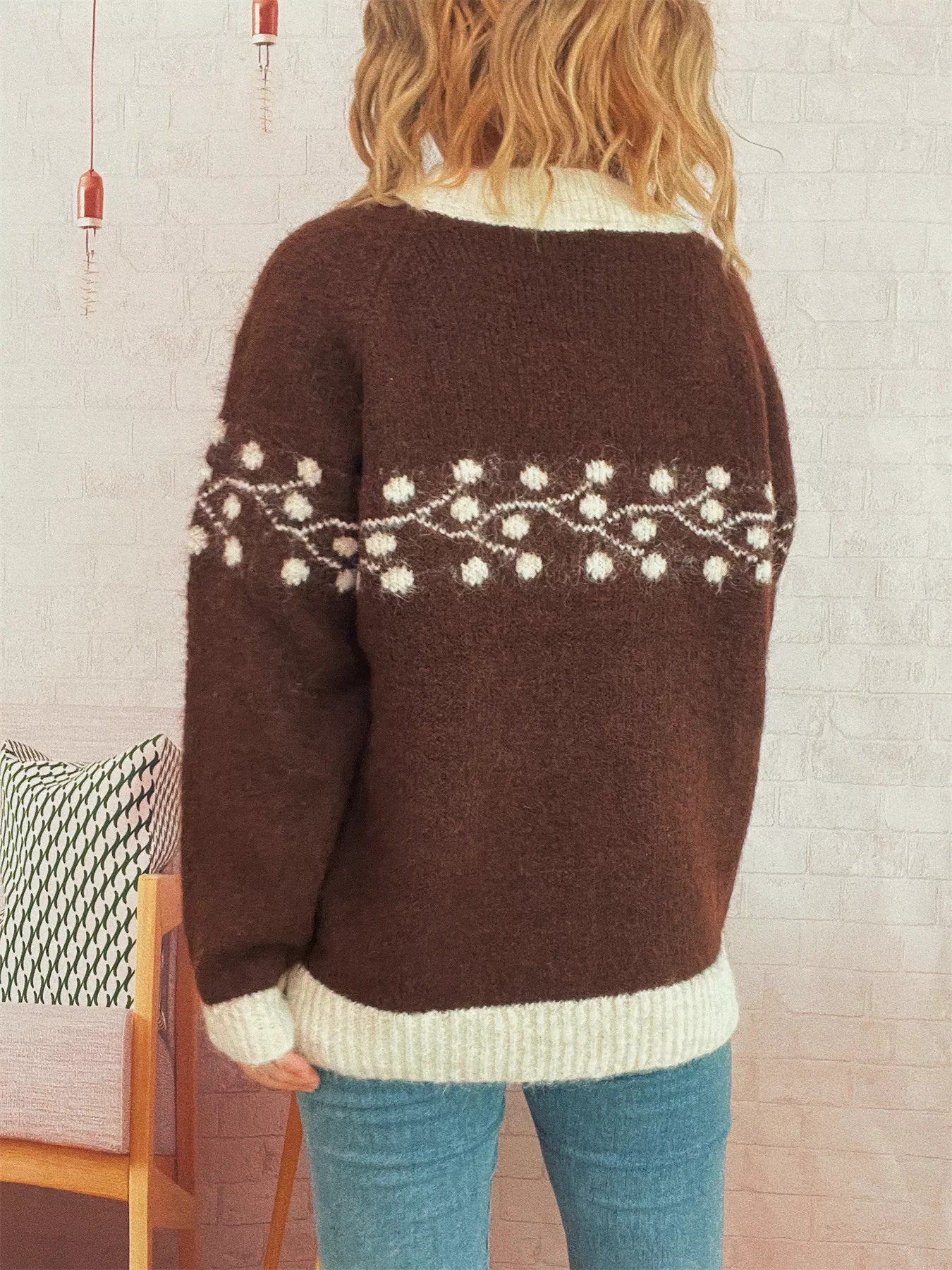 Contrast Hem Round Neck Sweater - Image 11