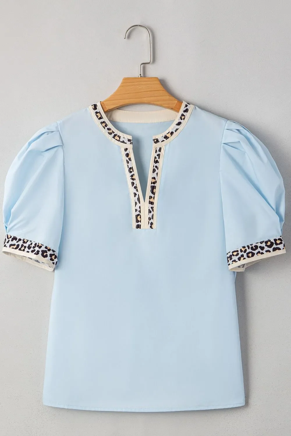 Contrast Leopard Trim Split Neck Puff Sleeve Blouse - Image 6