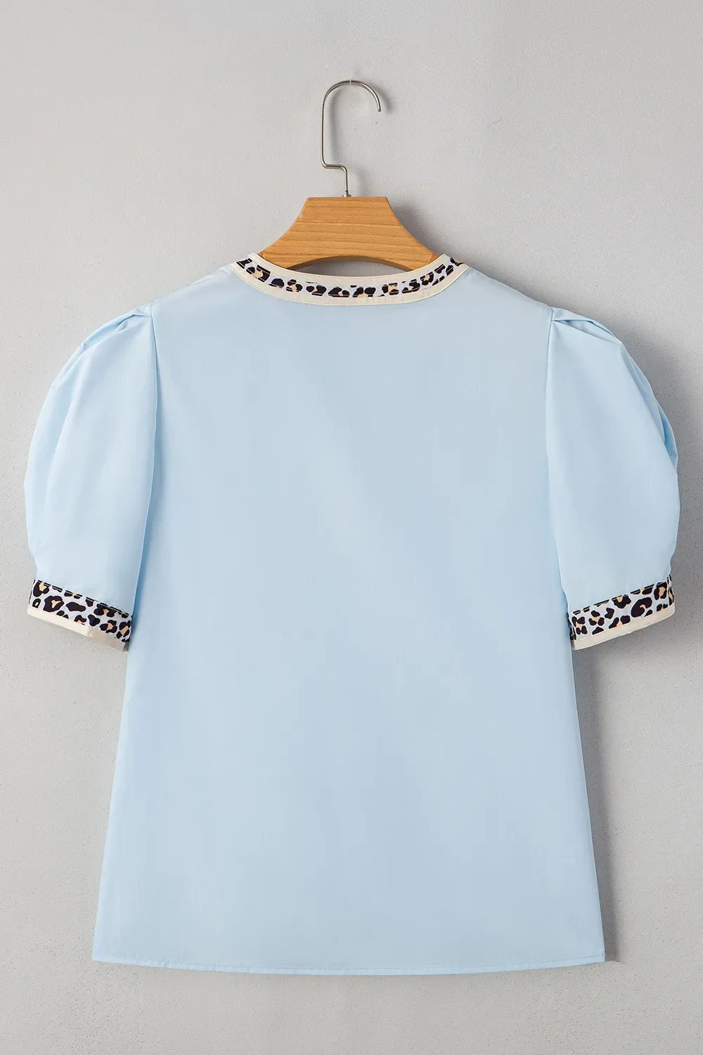 Contrast Leopard Trim Split Neck Puff Sleeve Blouse - Image 7