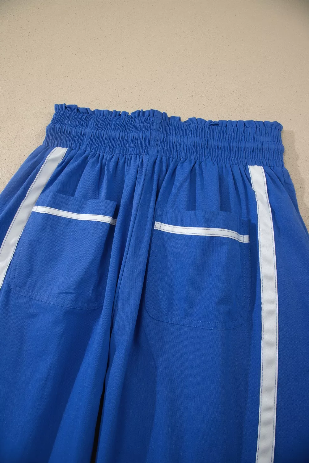 Contrast Striped Smocked Waist Drawstring Cropped Casual Pants - Image 5