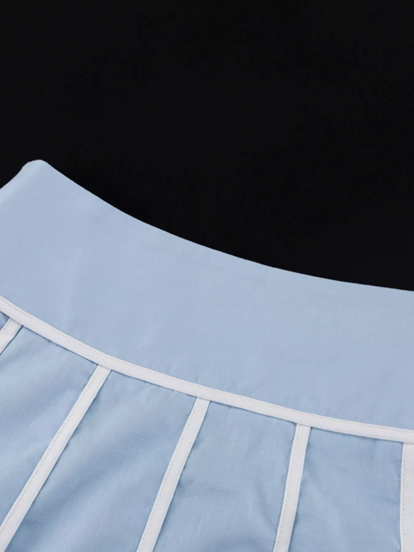 Contrast Trim Halter Neck Top and Skirt Set - Image 10