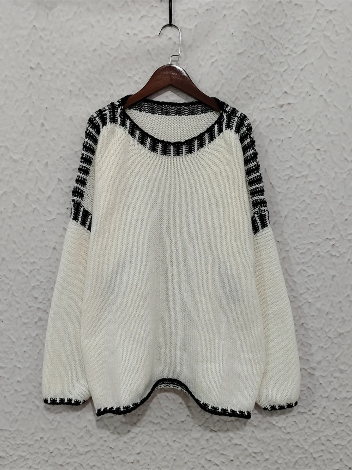 Contrast Trim Oversized Sweater - Image 10