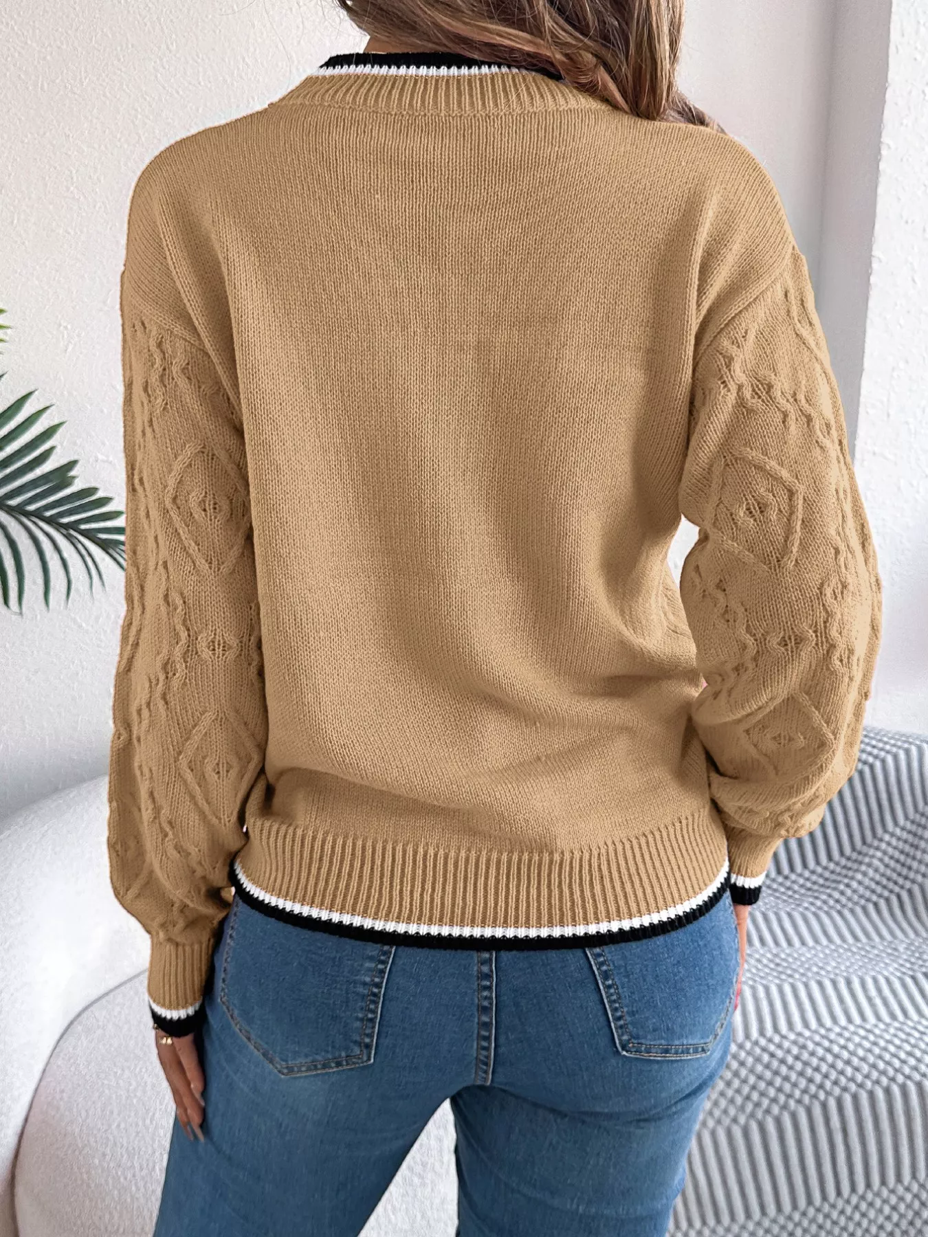 Contrast Trim Round Neck Sweater - Image 8