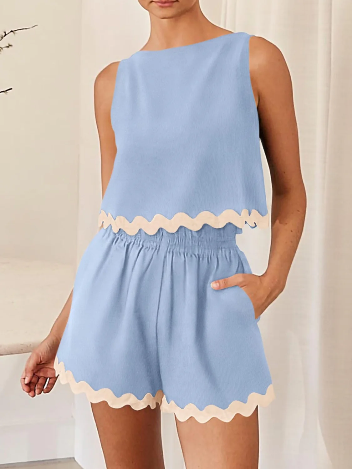 Contrast Trim Round Neck Top and Shorts Set - Image 5