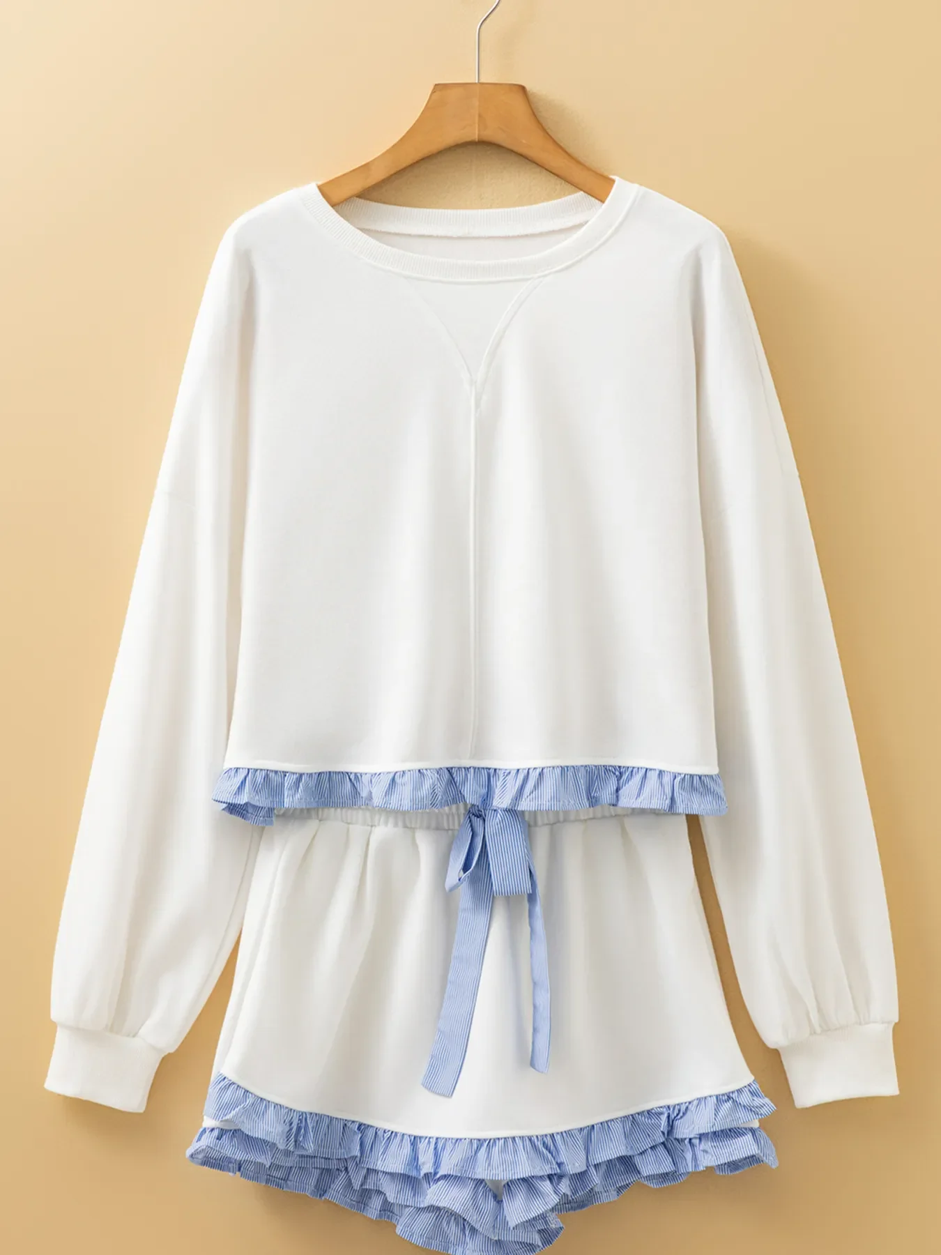Contrast Trim Round Neck Top and Shorts Set - Image 2
