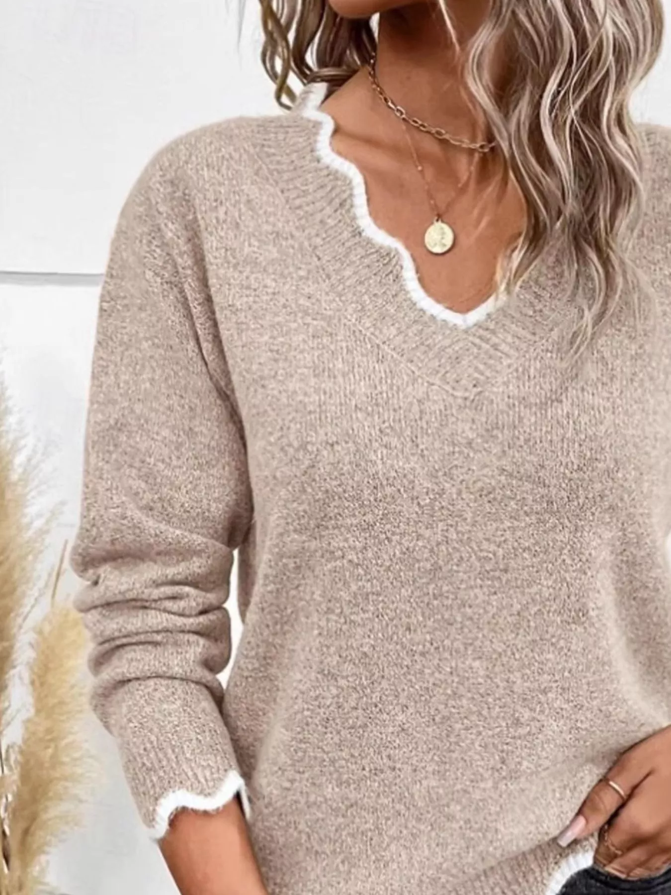 Contrast Trim V-Neck Sweater - Image 6