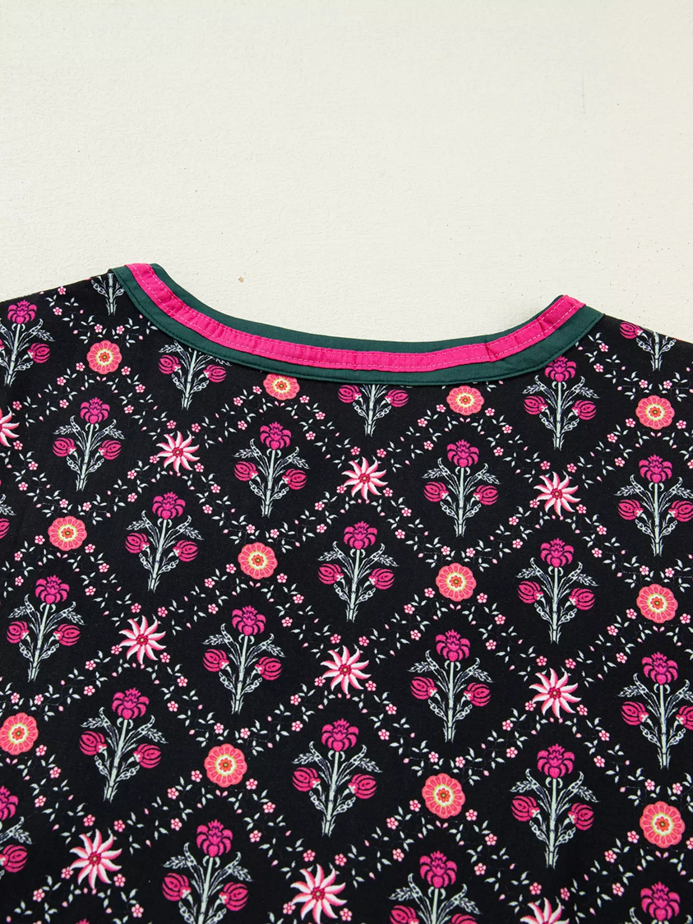 Contrast V Neckline Bracelet Sleeve Vintage Floral Blouse - Image 6