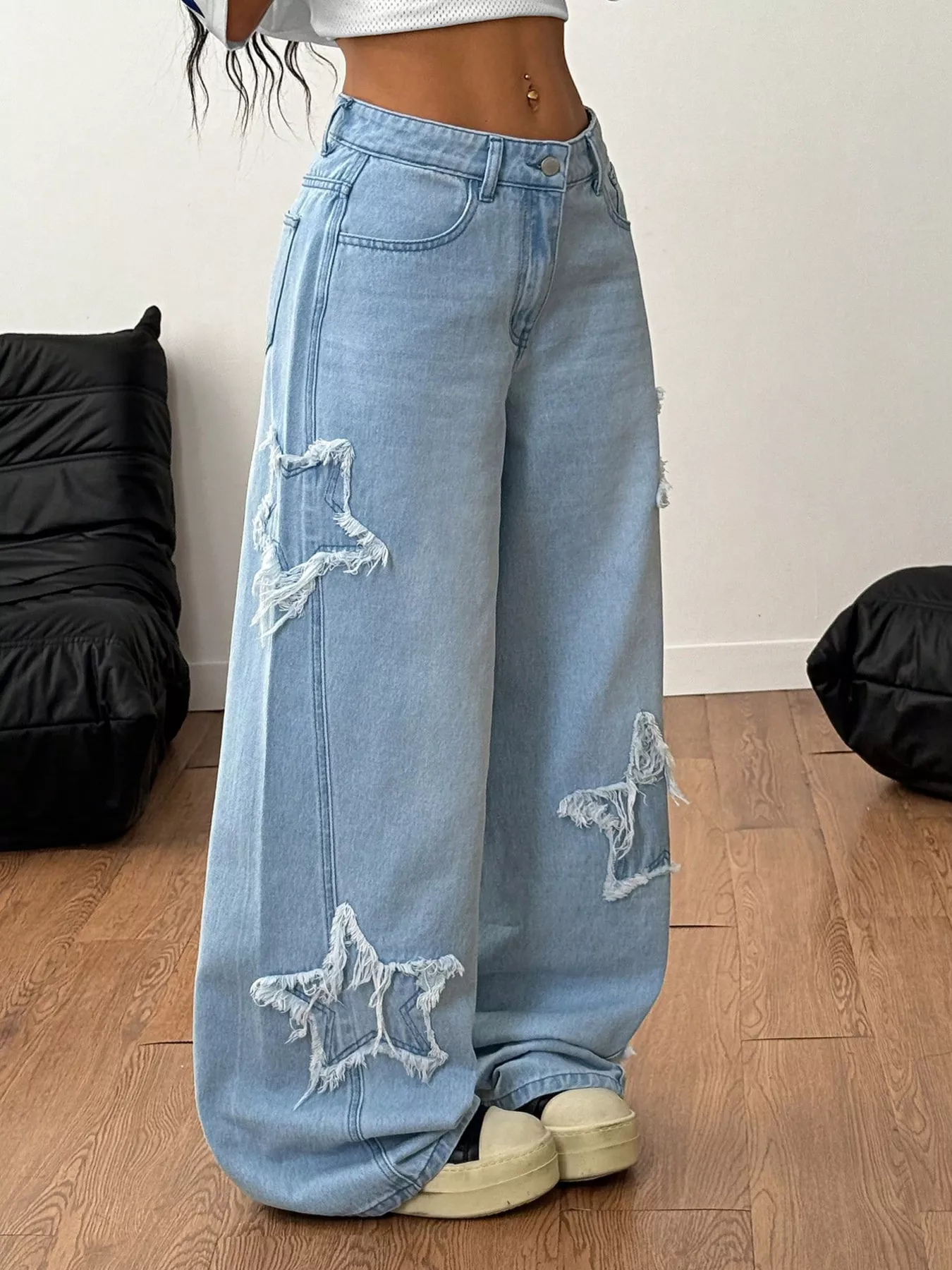 Distressed Star Patch Wide-Leg Jeans - Image 3