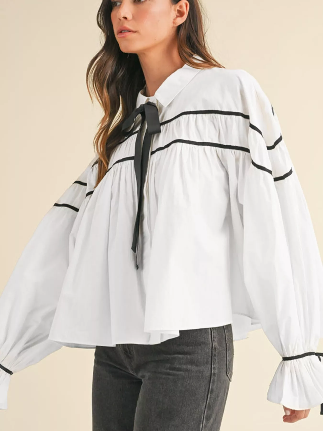 Elegant Contrast Bow-Tie Ruffle Blouse - Image 3