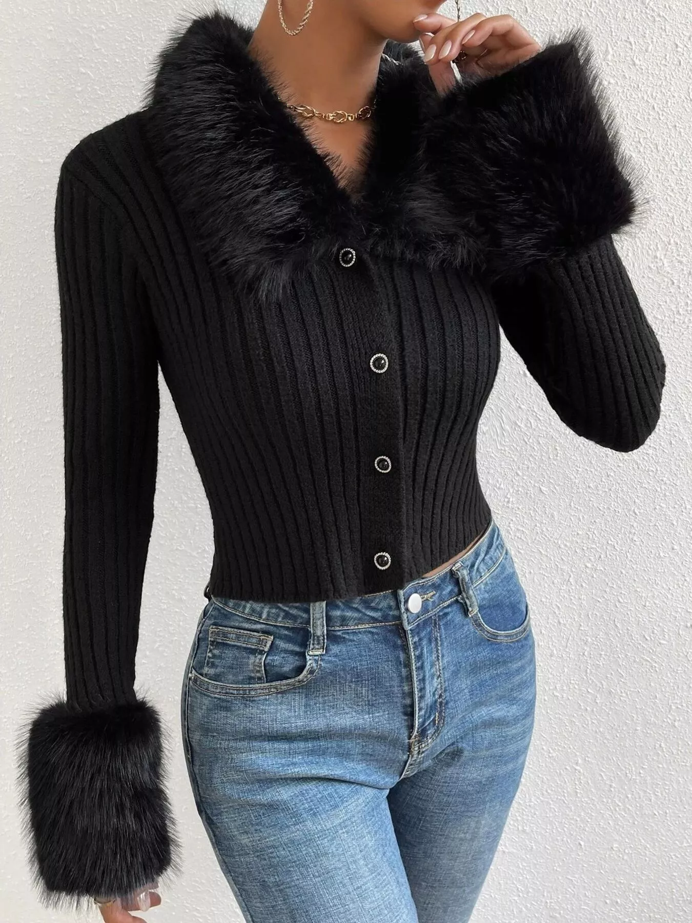 Faux Fur Trim Ribbed Knit Cropped Cardigan - Image 2