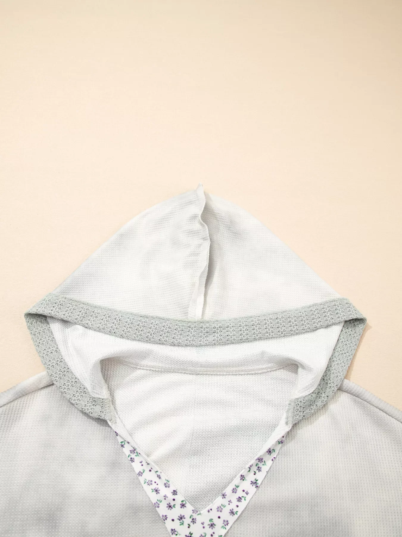 Floral Patched Waffle Textured V Neck Casual Hooded Top - Image 4