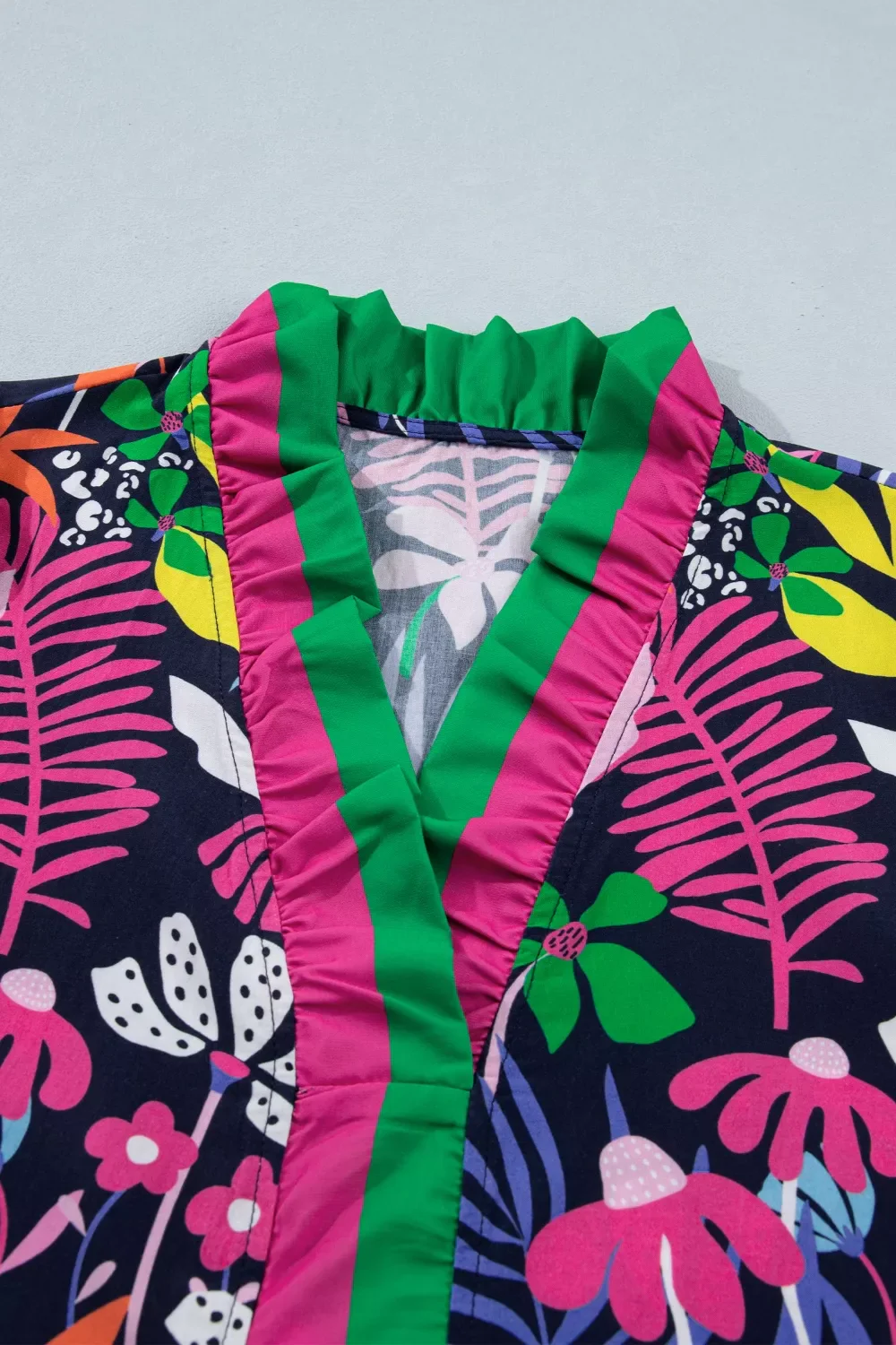 Floral Print Frilled Contrast Striped Trim V Neck Short Sleeve Blouse - Image 5