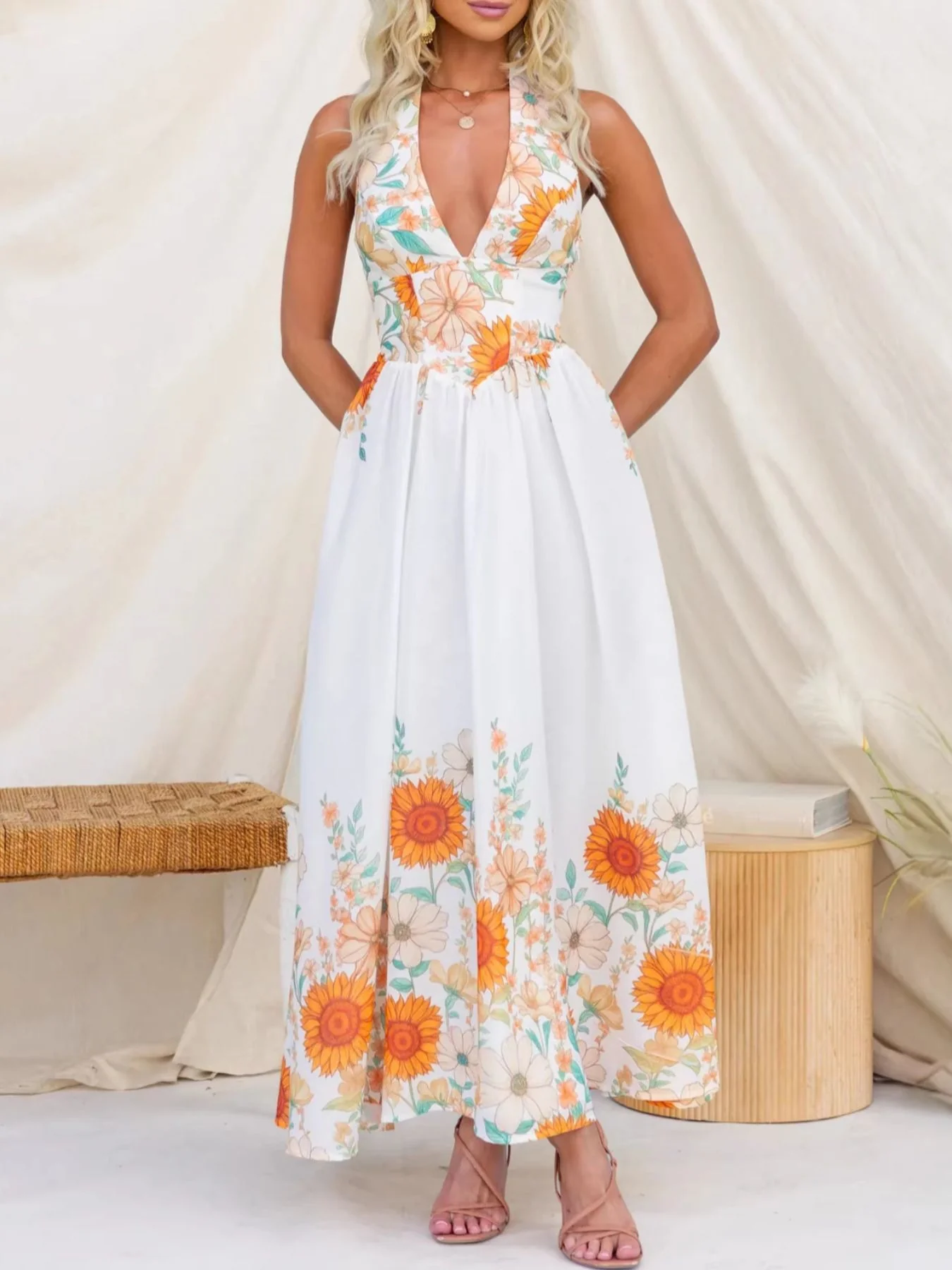 Floral Print Halter Neck Maxi Dress - Image 4