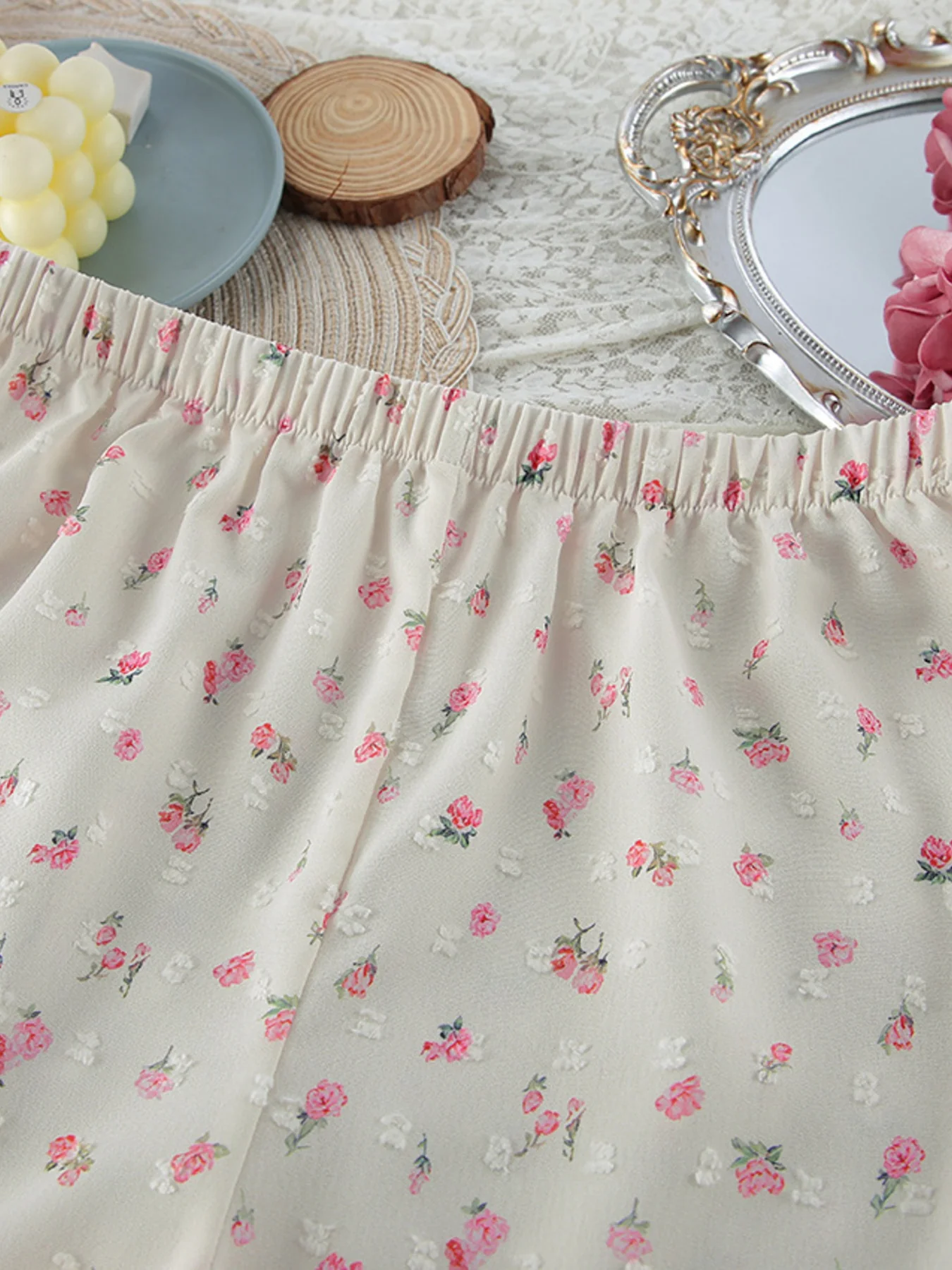 Floral Print Lace Trim Cami and Shorts Set - Image 11