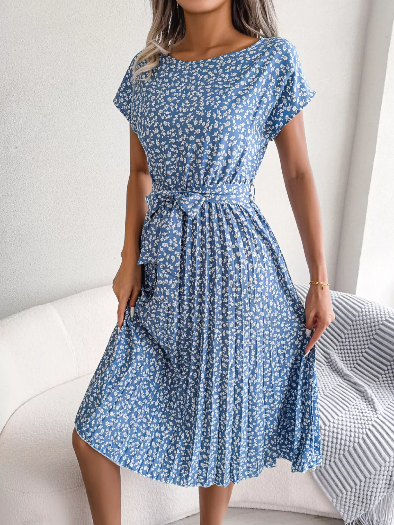 Floral Print Pleated Midi Dress with Belt - Image 4