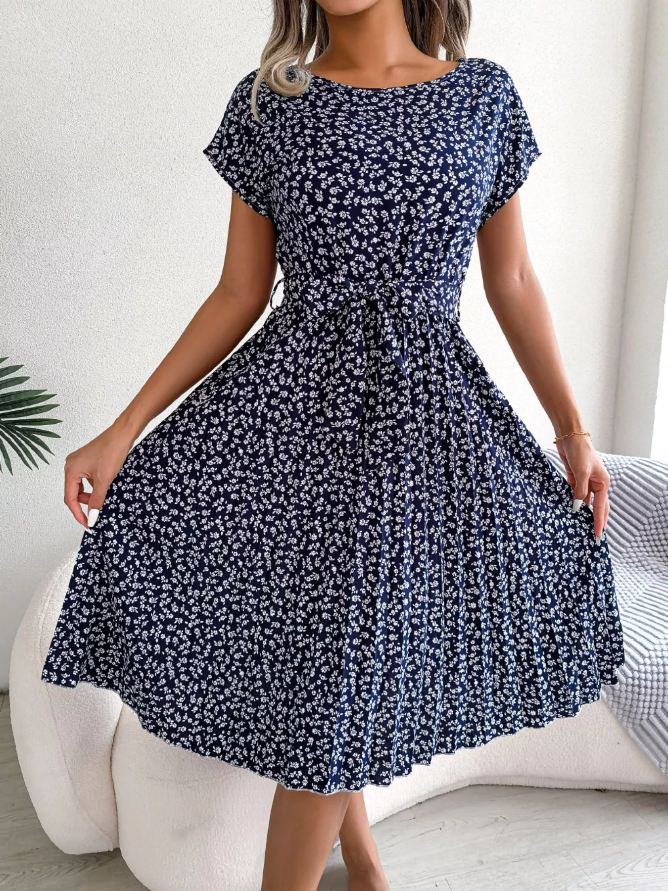 Floral Print Pleated Midi Dress with Belt - Image 6