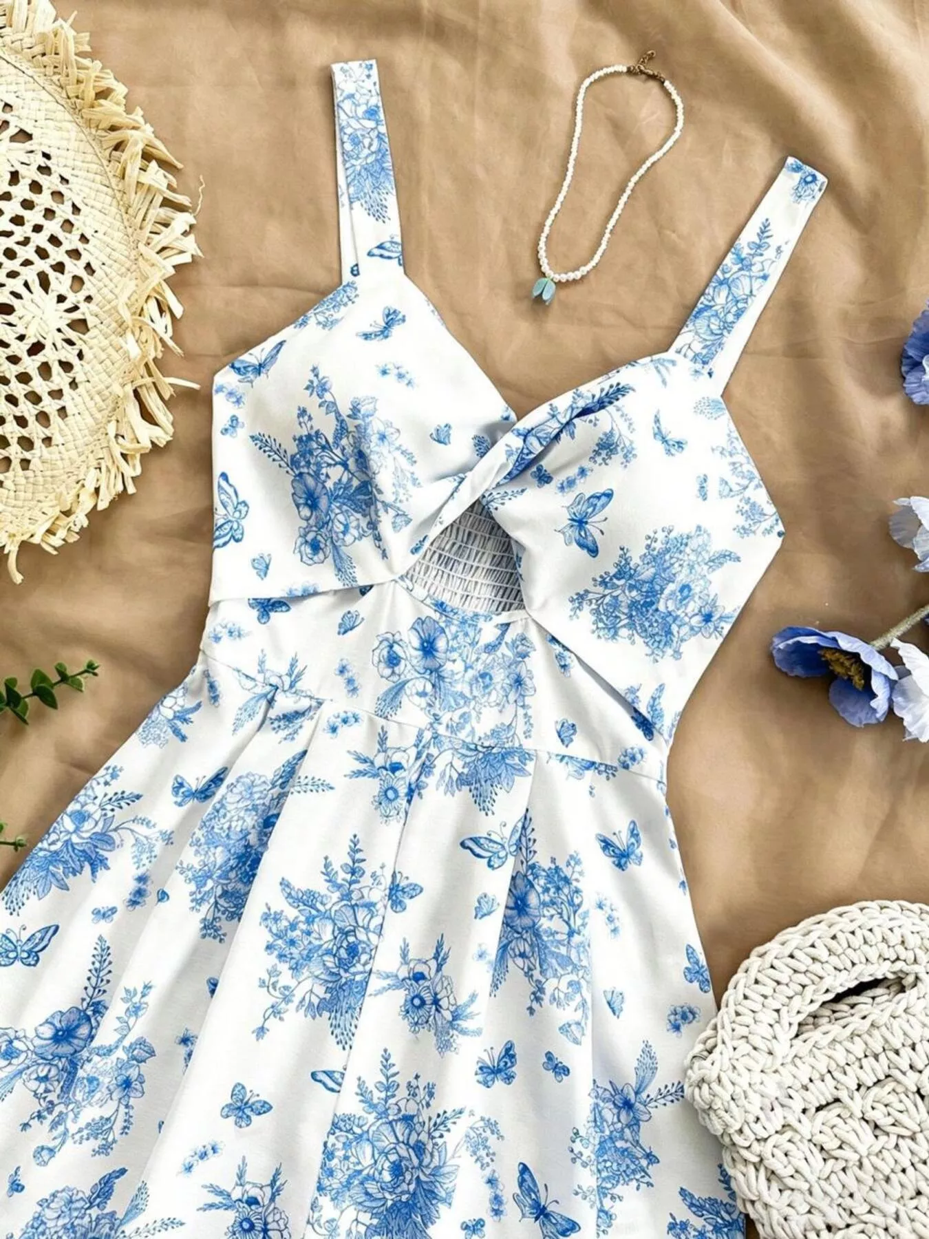 Floral Print Twist Front Cutout Romper - Image 4