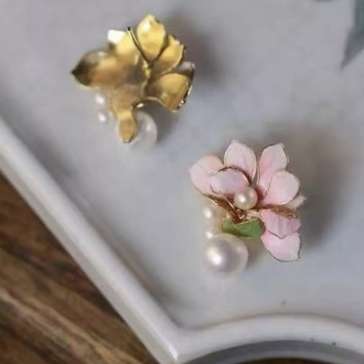 Flower Pearl Stud Earrings - Image 3