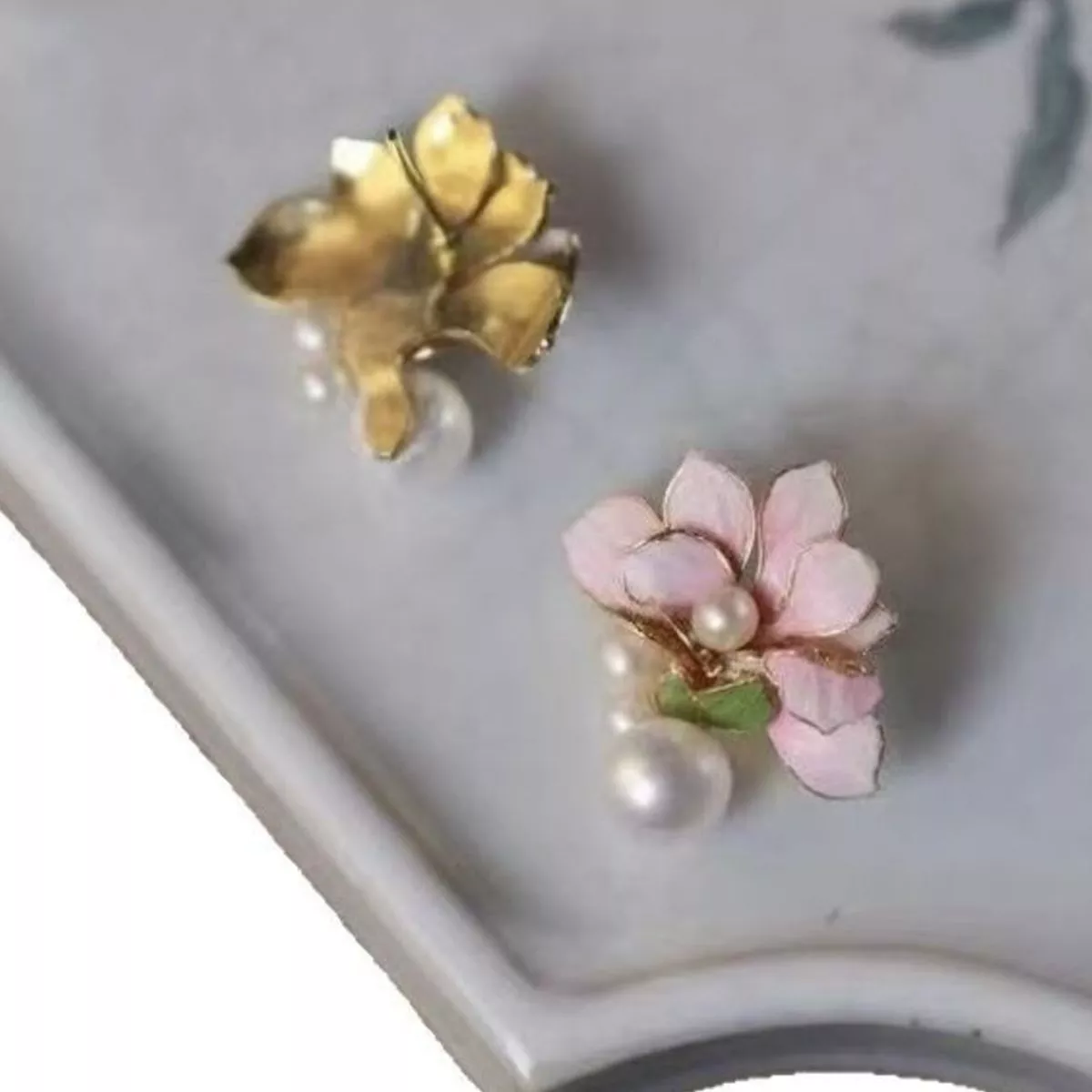 Flower Pearl Stud Earrings - Image 4