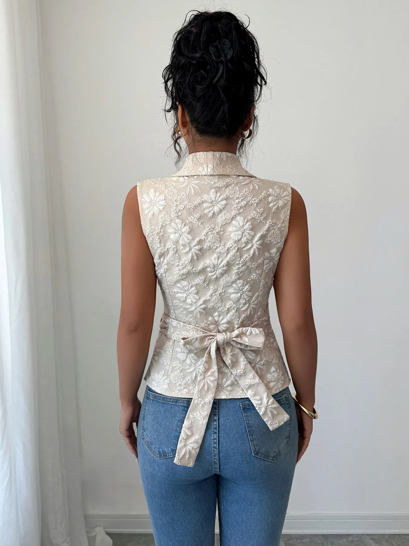 Flower Ruched Sleeveless Tank - Image 3
