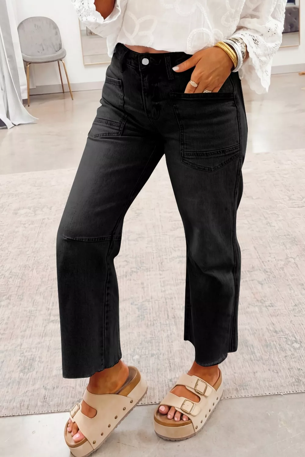 Frayed Cropped Straight Jeans