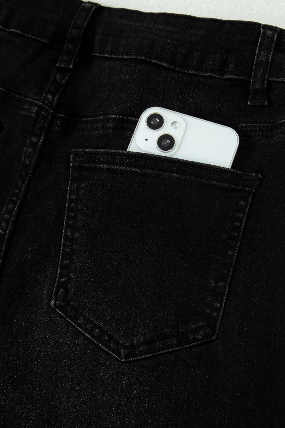 Frayed Cropped Straight Jeans - Image 6