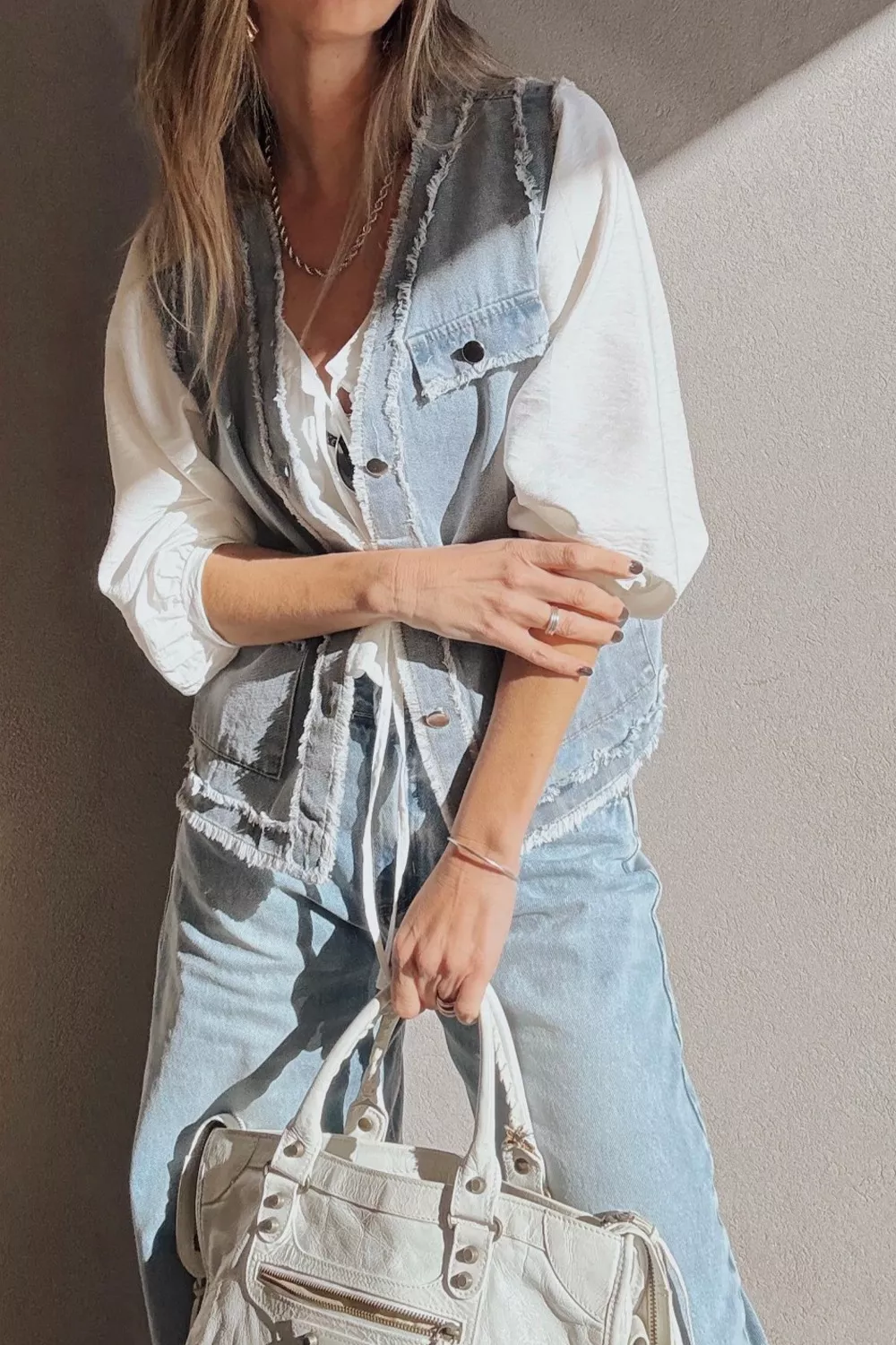 Frayed Edge Flap Pockets Denim Vest Jacket - Image 2